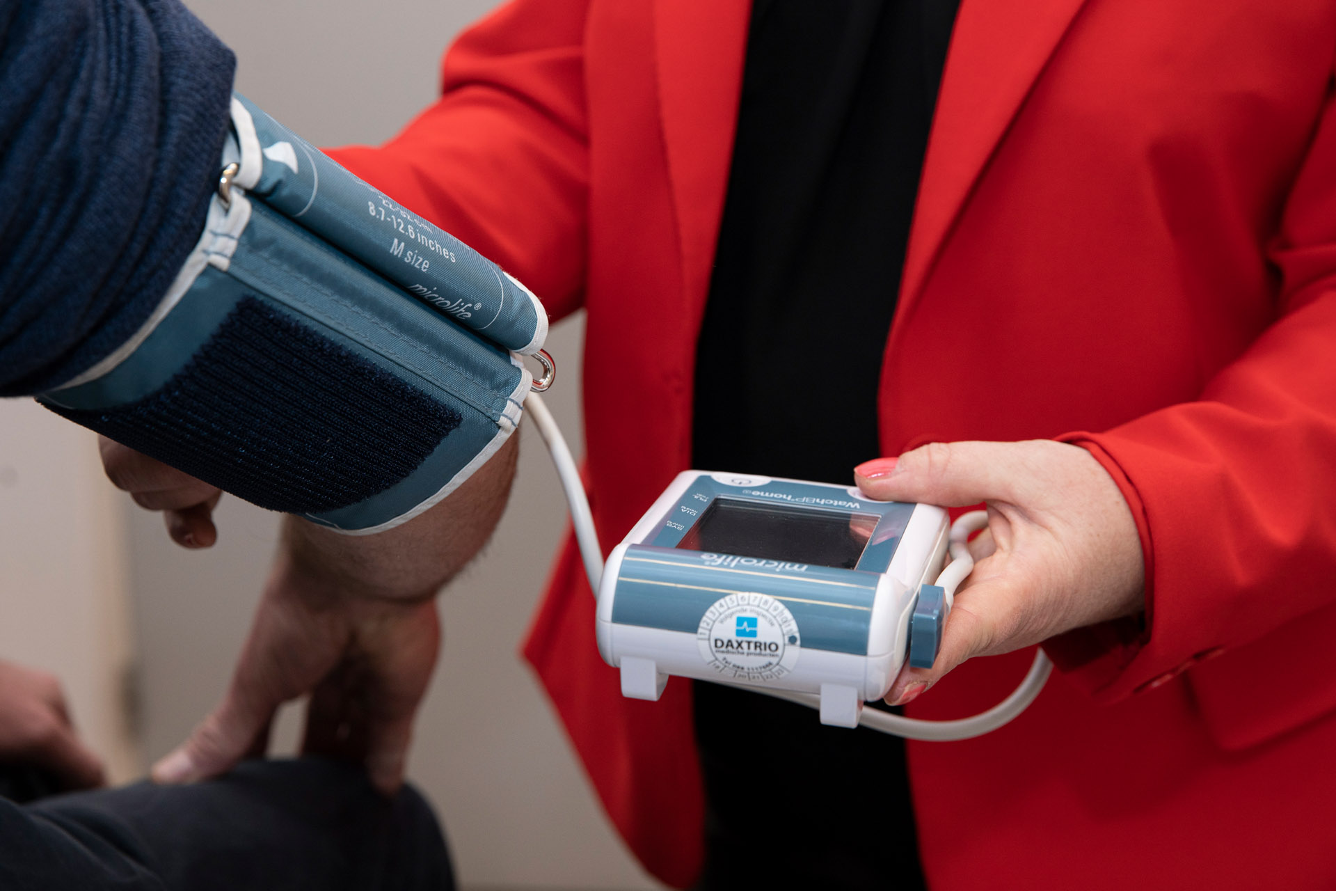 foto close up van bloeddruk meten